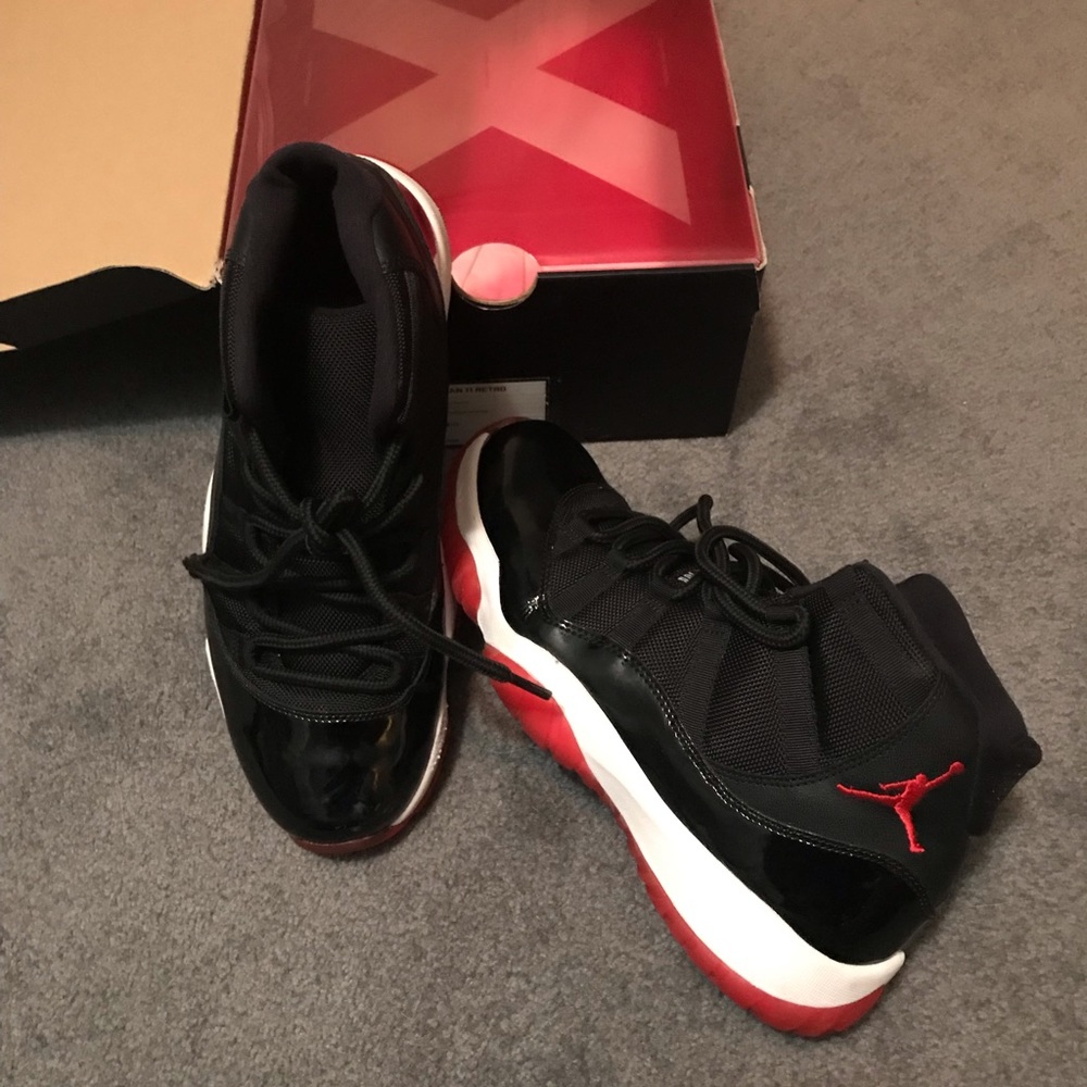Air Jordan 11 Retro sneakers